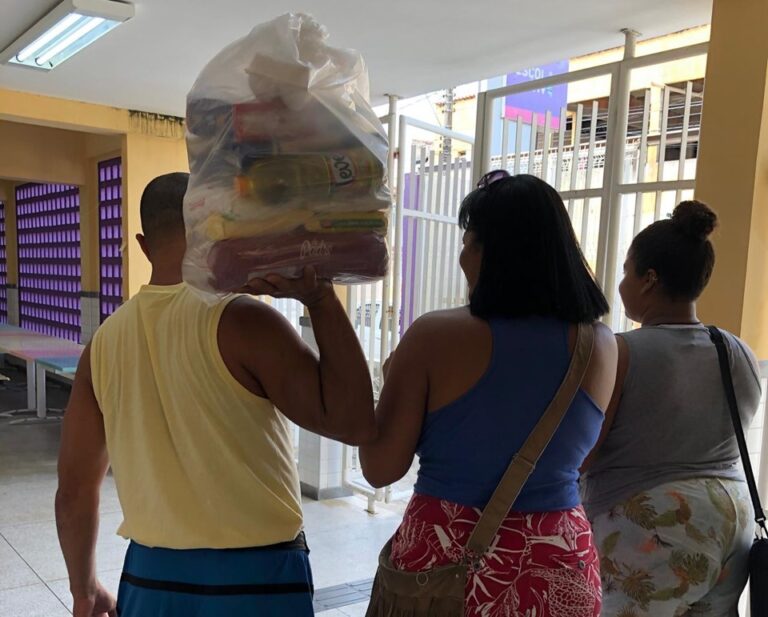 Cesta básica pesa no bolso e 70% dos brasileiros não conseguem pagar