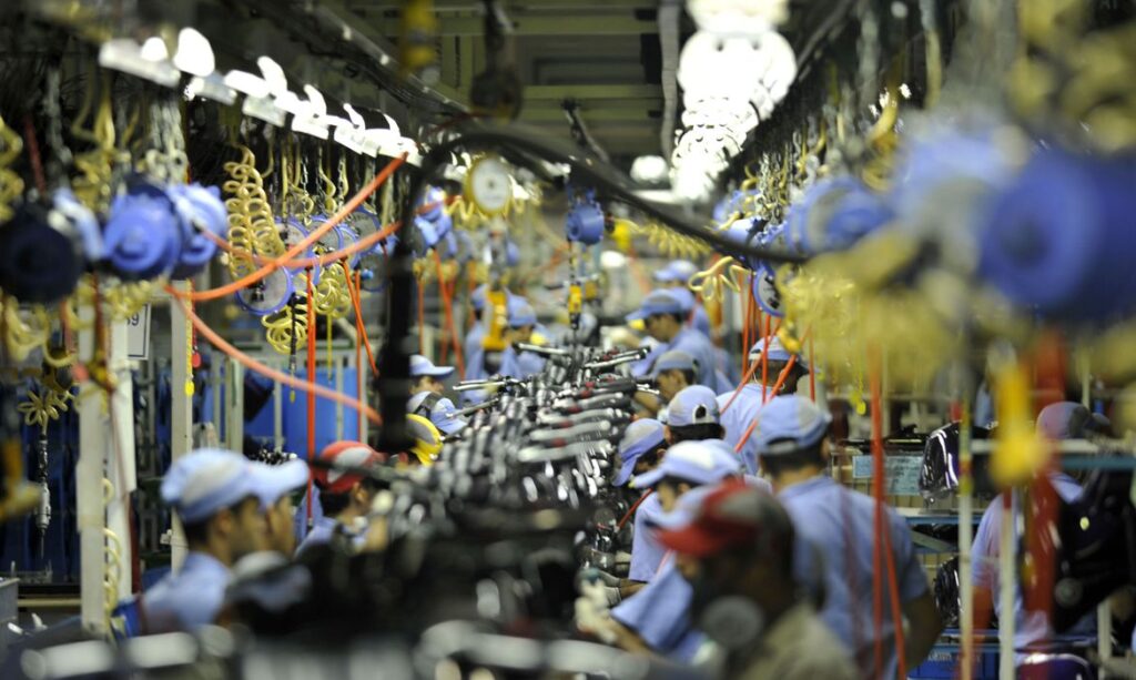 Produção industrial - Setores da indústria estão preocupados com tarifas