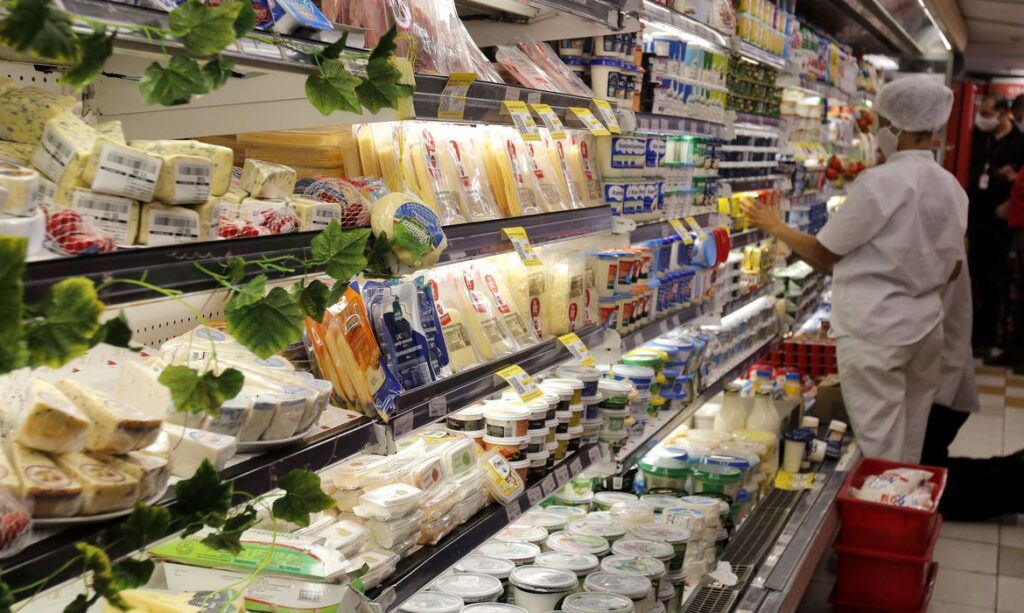 INPC registra alta de 0,52% em setembro, acumulando 5,10% nos últimos 12 meses, segundo IBGE