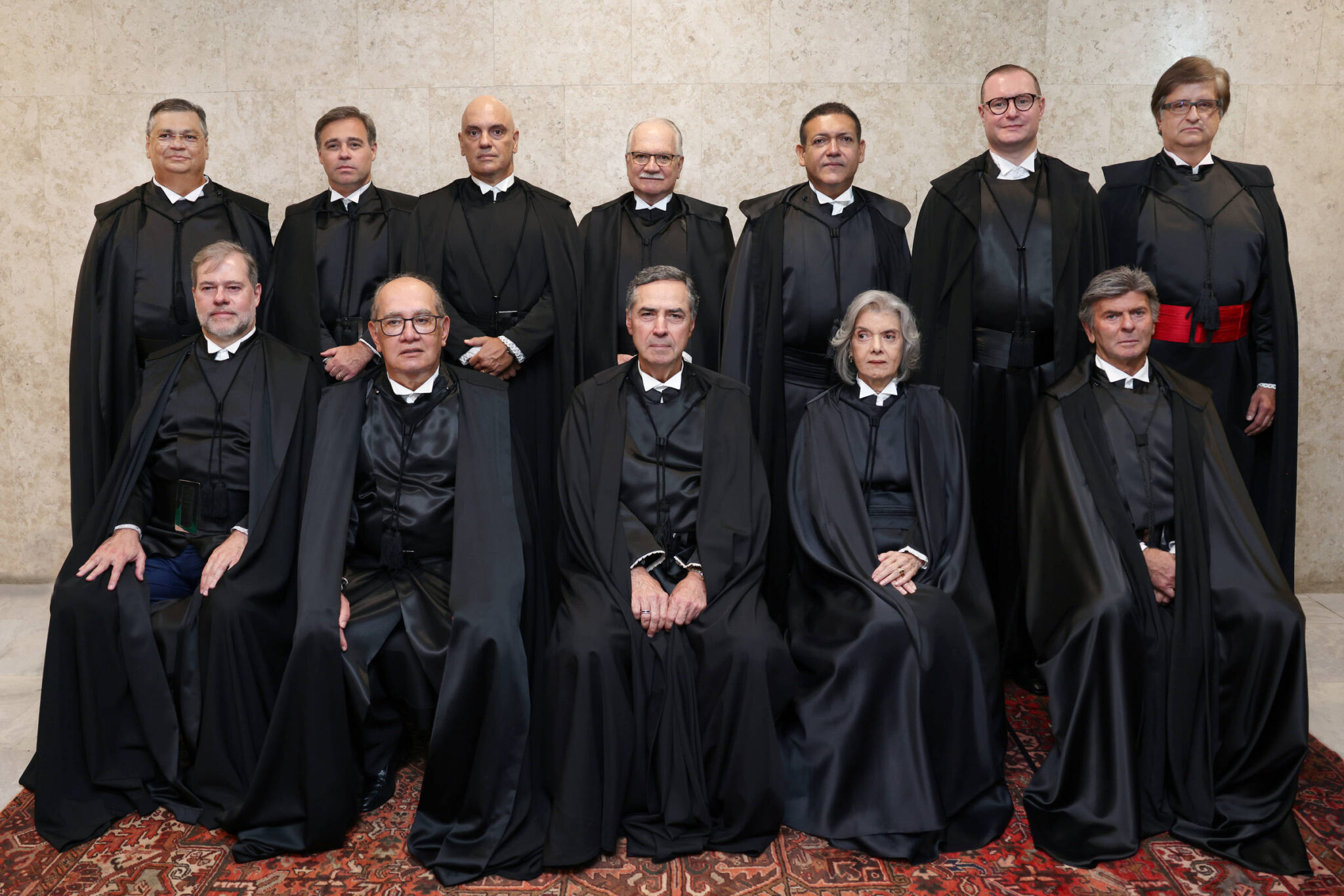 Foto oficial dos 11 ministros do STF