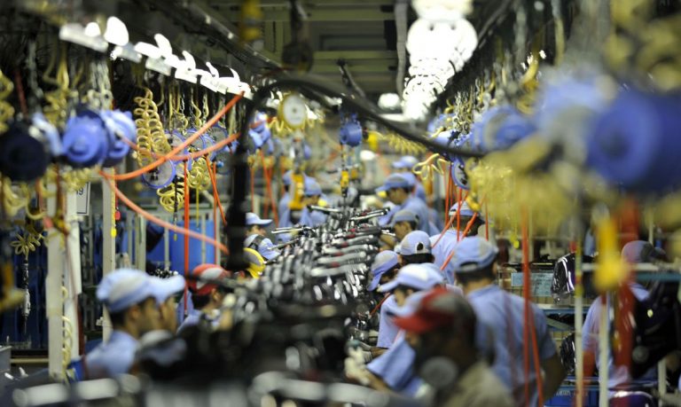 Produção industrial cai 0,2% em maio, diz IBGE