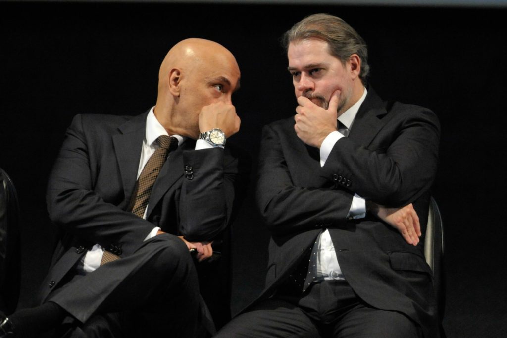 Vieira propõe CPI para investigar Moraes e Toffoli no caso Master