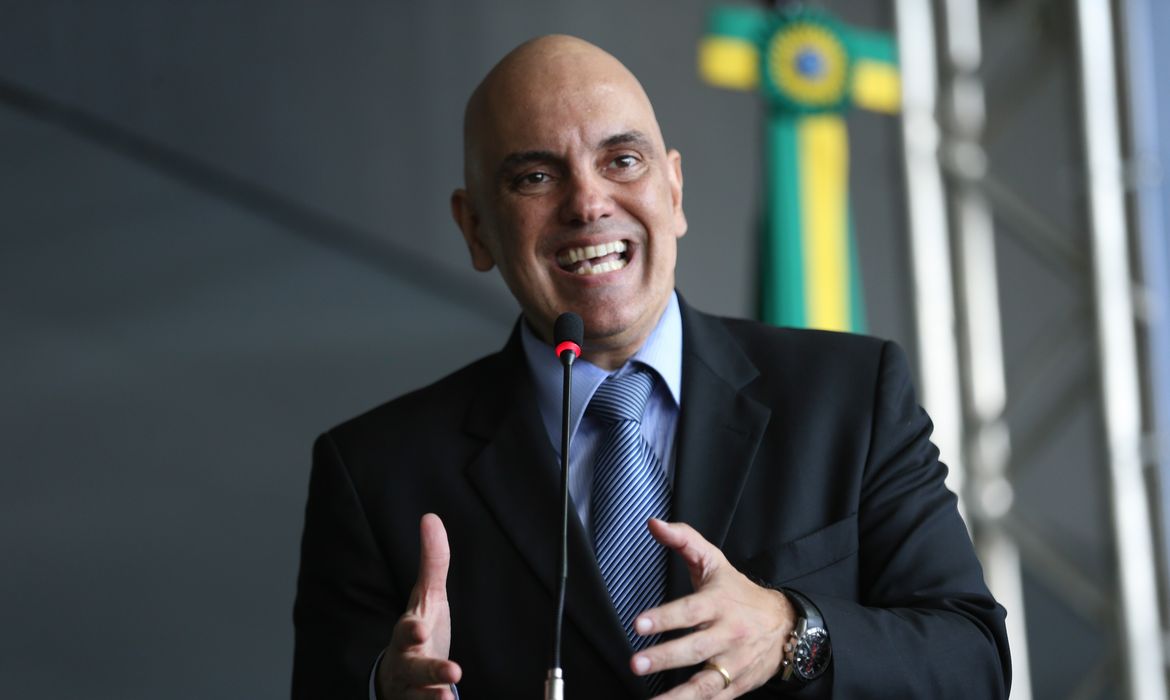 'É a última chance' e 'não vai dizer que não avisei': Alexandre de Moraes fez ameaças que levaram Cid a modificar depoimento