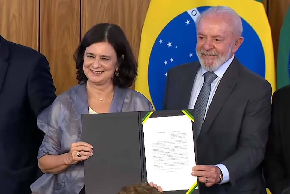 Governo Lula anuncia acordo para produção de vacina nacional contra a dengue, ainda sem aprovação da Anvisa