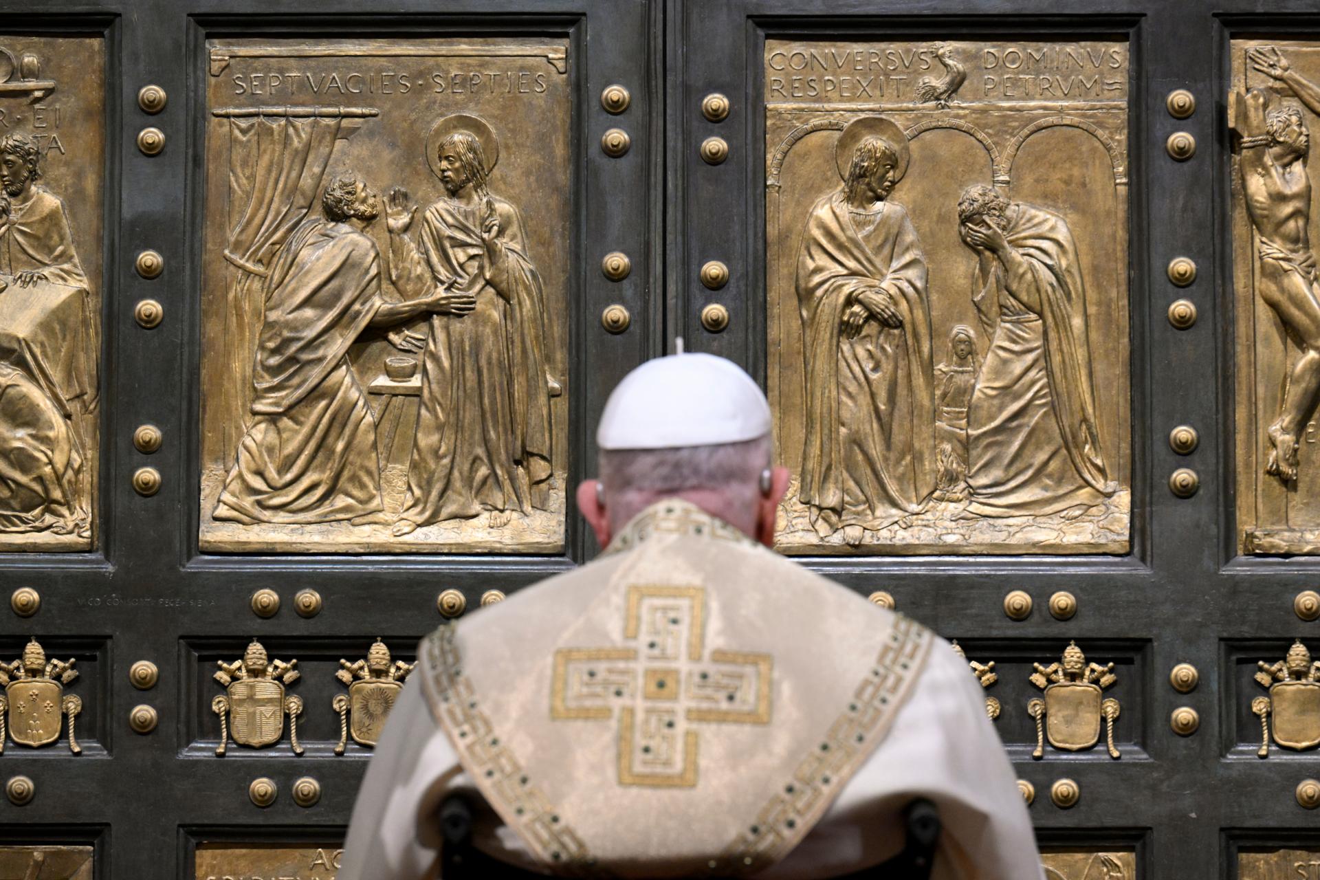 Internação do Papa Francisco completa uma semana sob mistério e especulações