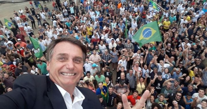 Jair-Bolsonaro-protesto-1