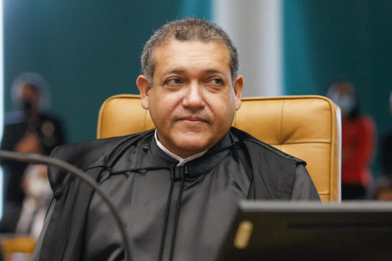 Alerta: Nunes Marques pede parecer da PGR sobre revisão criminal de Bolsonaro