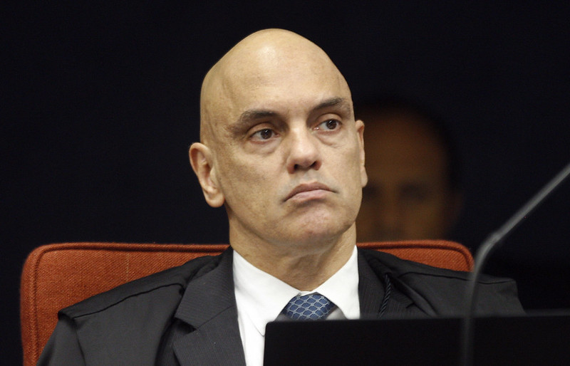 Brasil cai 6 posições em ranking de democracia; censura imposta por Moraes é citada
