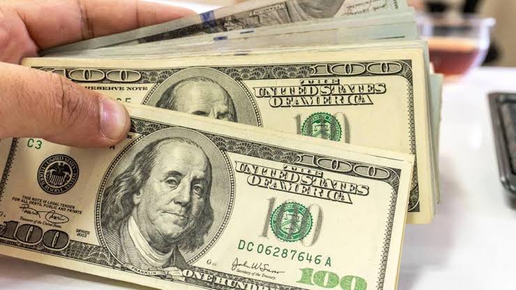 Ibovespa atinge 170 mil pontos pela primeira vez, dólar cai e investidores acompanham Davos e decisão do Banco Central sobre a Will Financeira