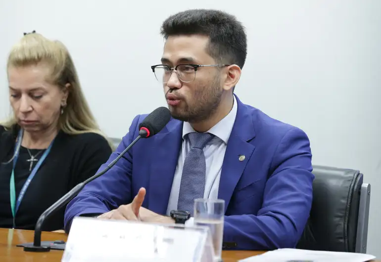 Kim Kataguiri explica voto que suspendeu Glauber Braga por seis meses e diz que não havia apoio suficiente para cassação no plenário da Câmara