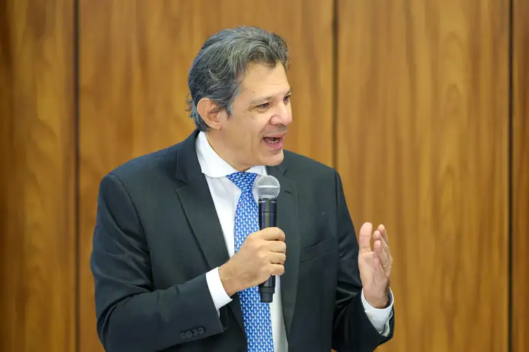Haddad critica Eduardo Bolsonaro e Tarcísio