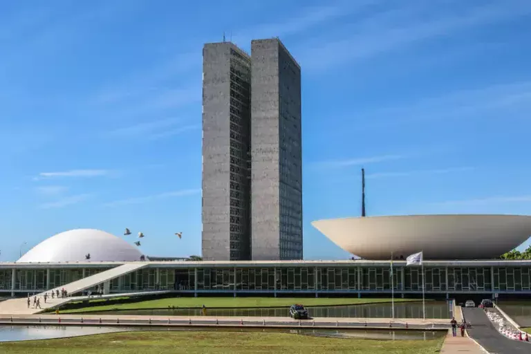 PEC da 6×1 segue sem previsão de análise no Senado