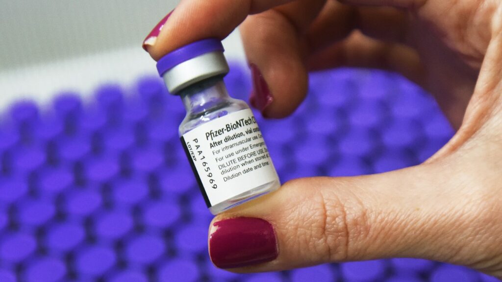 Vacina "Comirnaty", a vacina de mRNA contra covid produzida pela Pfizer e BioNTech. Foto: Prefeitura de Campinas