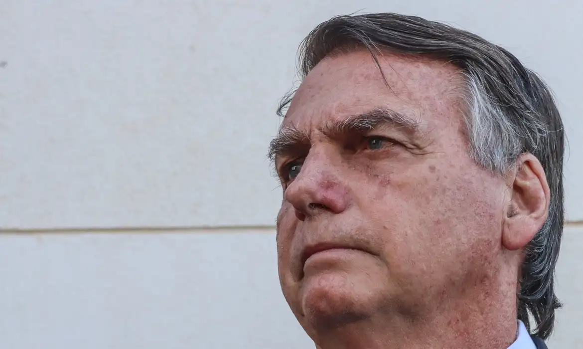 Mesmo com líder inelegível, PL insiste em candidatura própria
