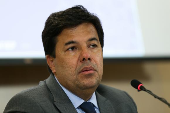 A apresentação do relatório da PEC da Segurança Pública pelo deputado Mendonça Filho foi adiada nesta segunda-feira (3) durante reunião de líderes da Câmara.