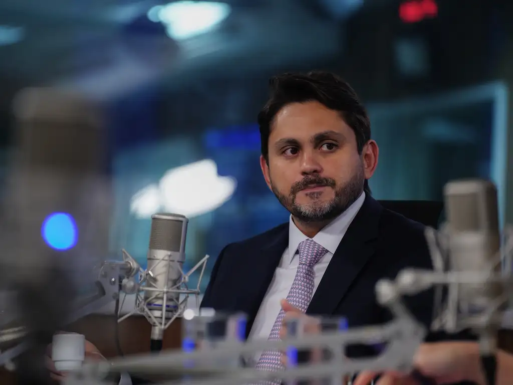 Governo Lula quer aprovar taxação das big techs ainda este ano, diz ministro