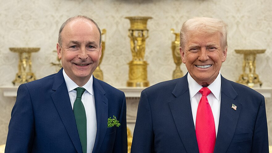 Trump (à direita) na companhia do primeiro-ministro irlandês Micheál Martin, março de 2025. Foto: The White House.