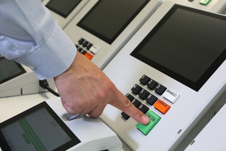 TSE aprova R$ 13,2 milhões para votação de brasileiros no exterior