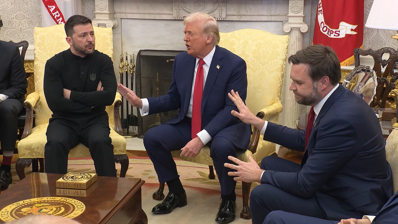 Zelensky, Trump e Vance discutem na Casa Branca em 28 de fevereiro de 2025. Crédito: The White House.