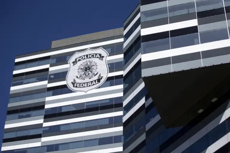 PF deflagra operação contra anúncios falsos com imagem do governo