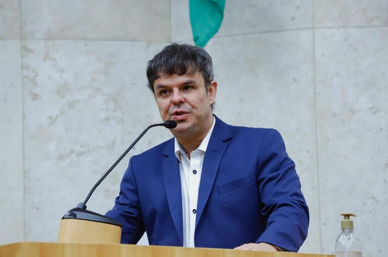 Projeto em SP quer exonerar servidor que apoiar atos terroristas ou antissemitas