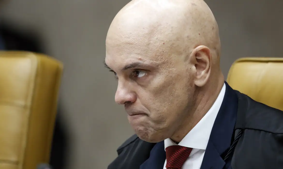 Alexandre-Moraes-Vaza Toga