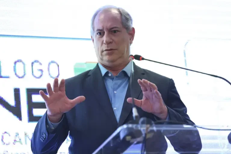 Ciro Gomes recusa convite do PSDB para disputar a Presidência em 2026