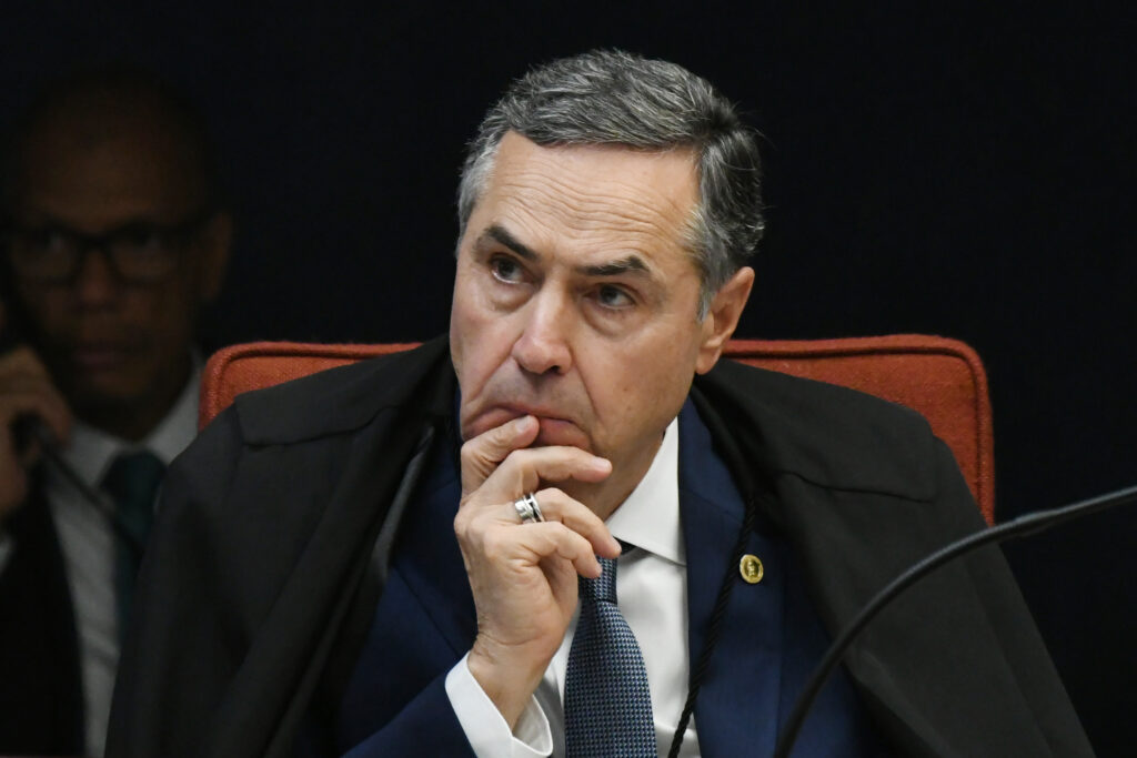 Barroso diz no Roda Viva que discutir redução das penas do 8/1 “soa razoável”, que anistia cabe ao Congresso e que eventual ajuste não seria capitulação do STF.