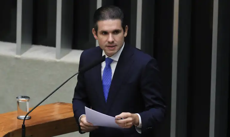 Hugo Motta afirma que Senado votará o PL Antifacção nesta semana e agradece Derrite pela relatoria; Câmara quer avançar PEC da Segurança