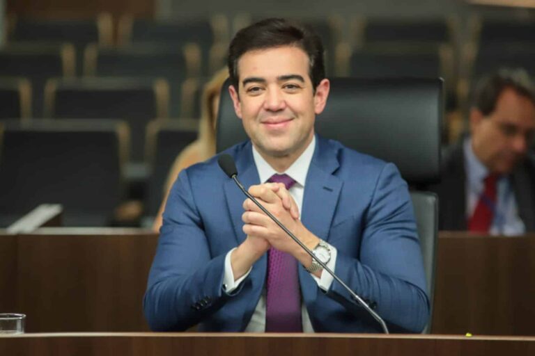 Porto de Santos: Família de ministro do TCU vence licitação bilionária