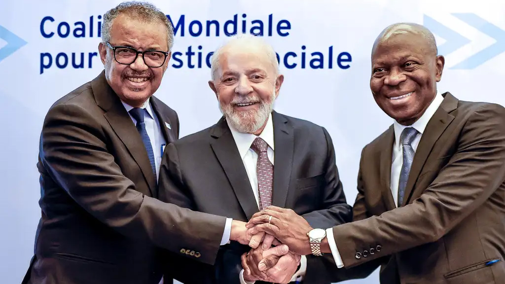 Presidente da República, Luiz Inácio Lula da Silva com Diretor-Geral da Organização Mundial da Saúde, Tedros Adhanom e Diretor-Geral da Organização Internacional do Trabalho, Gilbert Houngbo. Foto: Ricardo Stuckert
