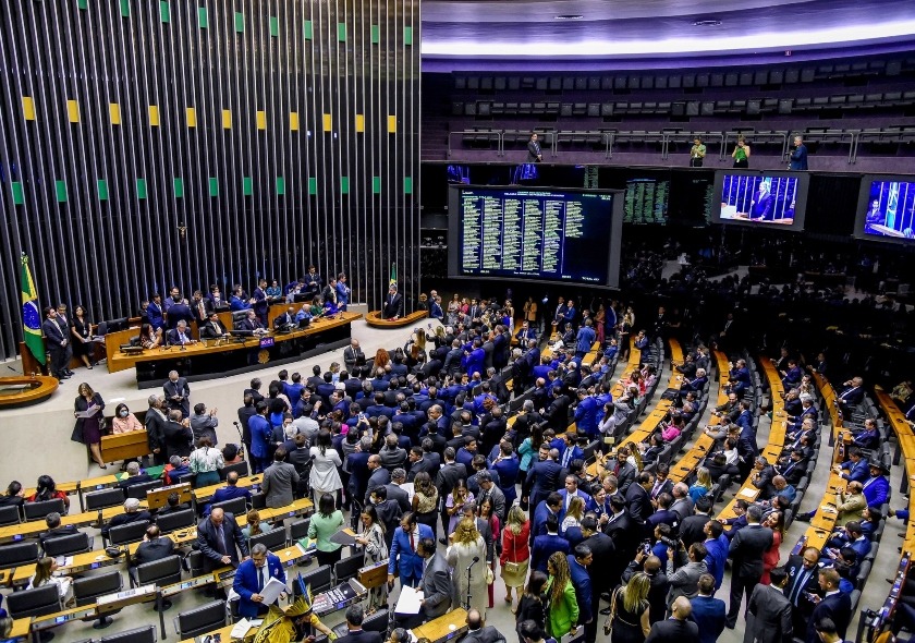 Com a decisão de hoje, número de cadeiras sobe a partir de 2030.