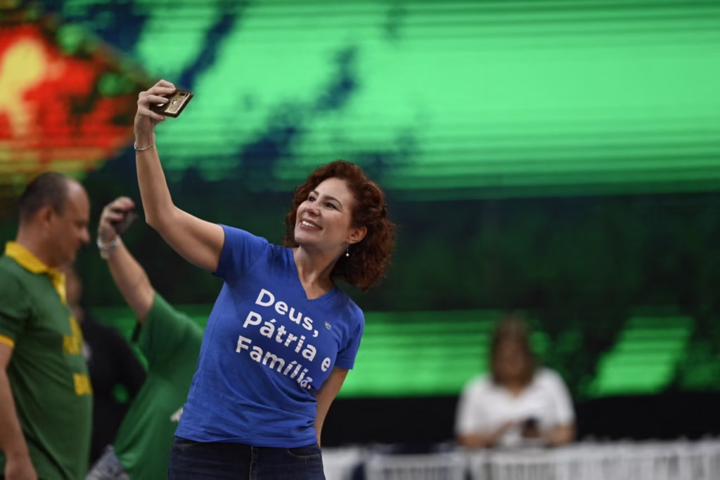Moraes decreta perda de mandato de Zambelli