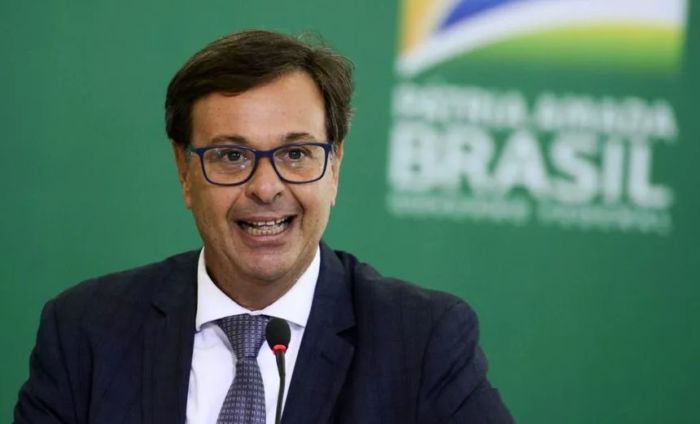 Ex-ministro Gilson Machado deixa o PL após veto a candidatura ao Senado e diz que segue fiel a Bolsonaro e Flávio.