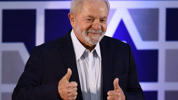 Lula brinca dizendo que seu salário de R$ 46 mil é pouco