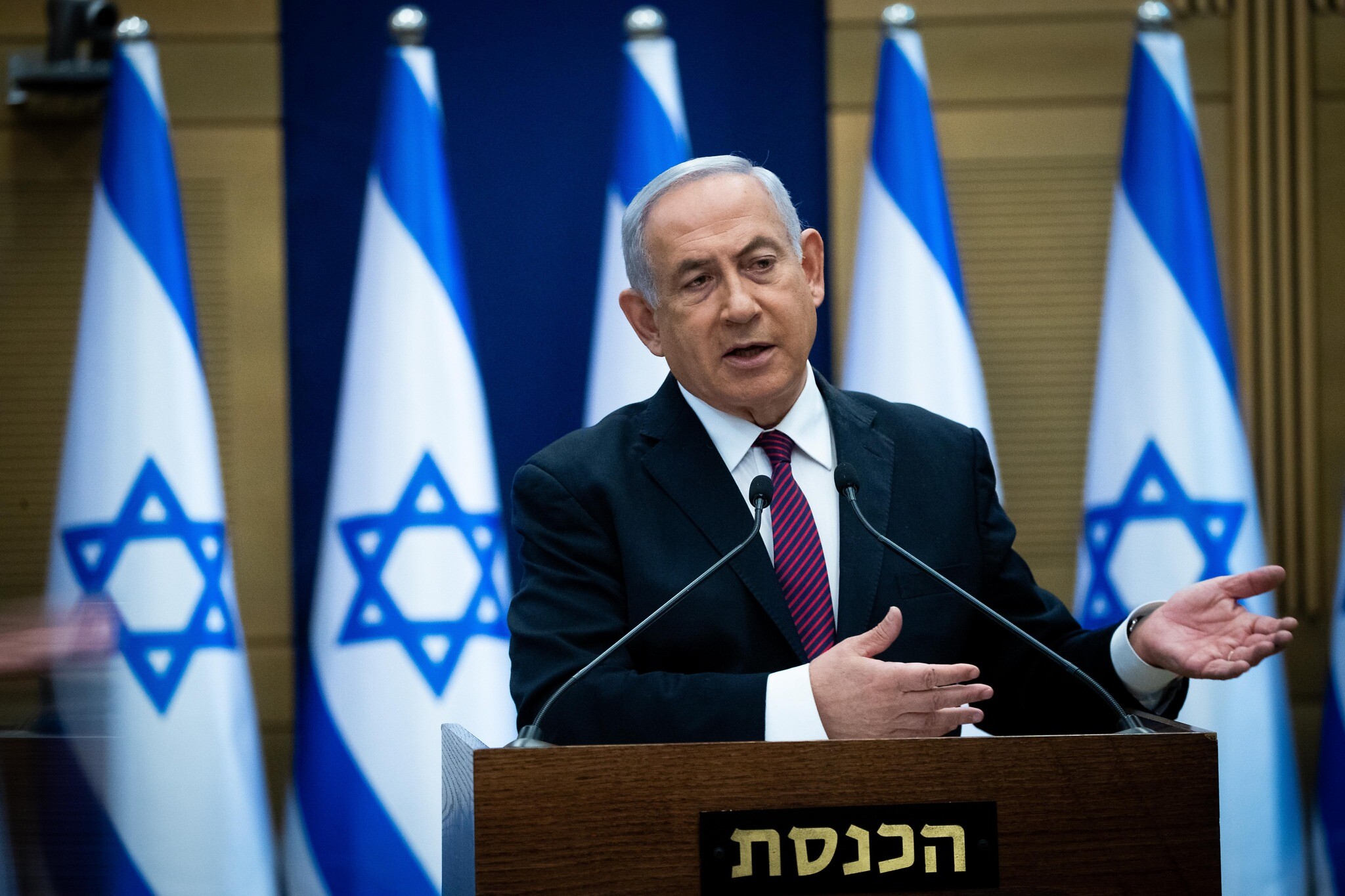Israel libera lista de 250 palestinos, mas omite líderes do Hamas; reféns serão libertados em troca.