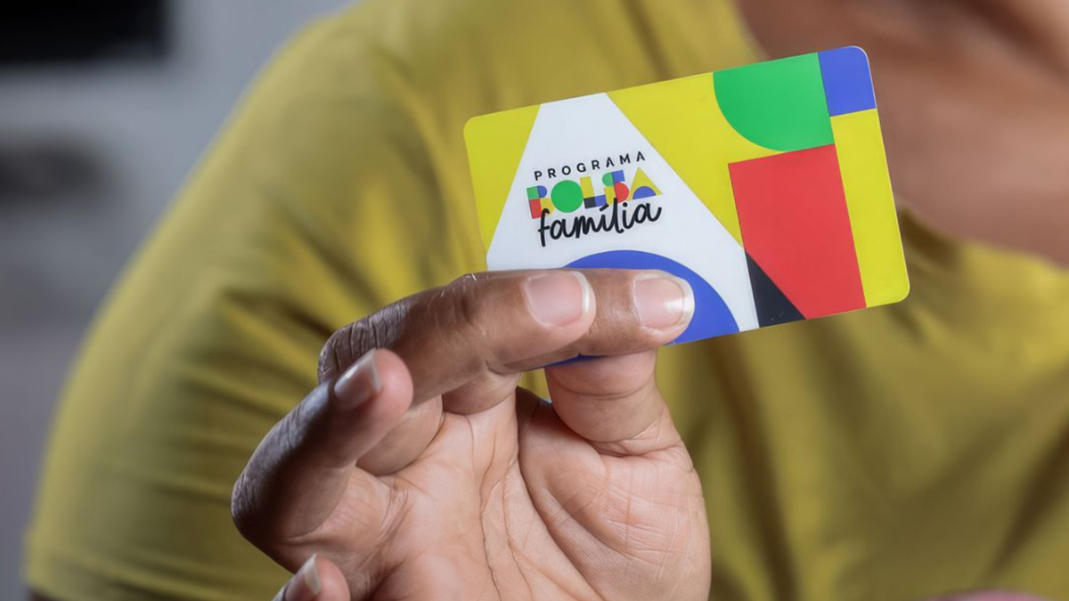 Programas sociais do Brasil custarão R$ 441 bilhões em 2025, com Bolsa Família e BPC concentrando a maior parte dos gastos.