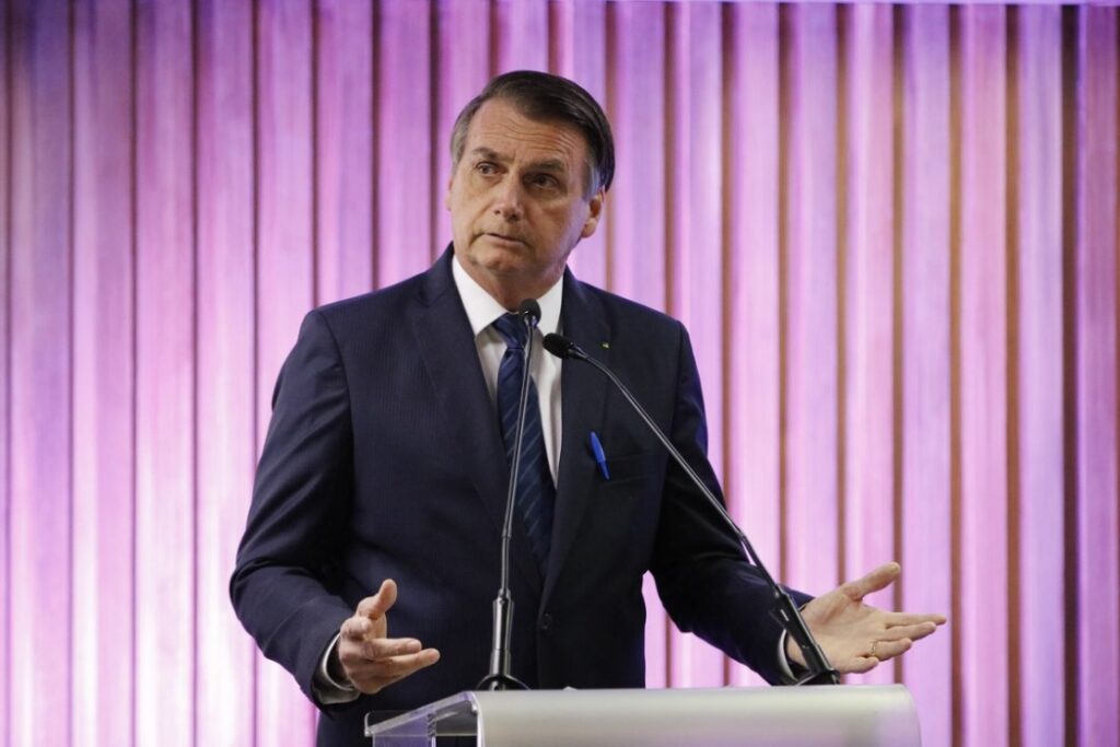 Alvo da PF, Bolsonaro Enfrenta Medidas Drásticas por Ações nos EUA