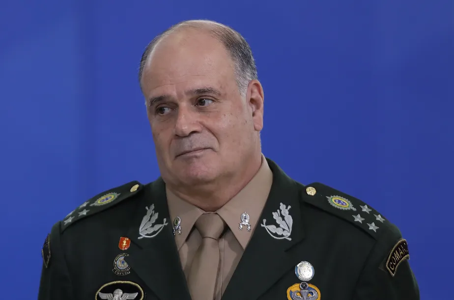 Freire Gomes Esclarece: "Não Posso Afirmar que Filipe Martins Esteve no Alvorada
