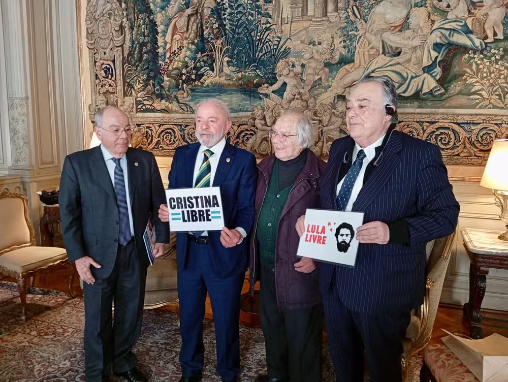 Lula pede Cristina Libre