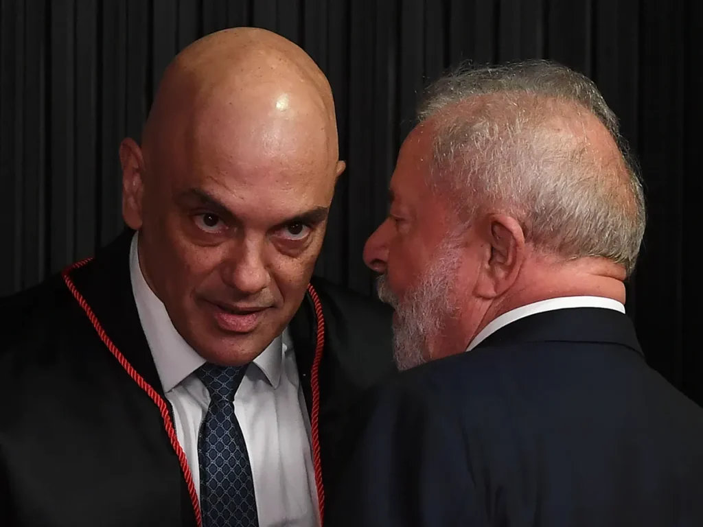 Moraes quer saber quem do governo Lula vazou dados de Viviane