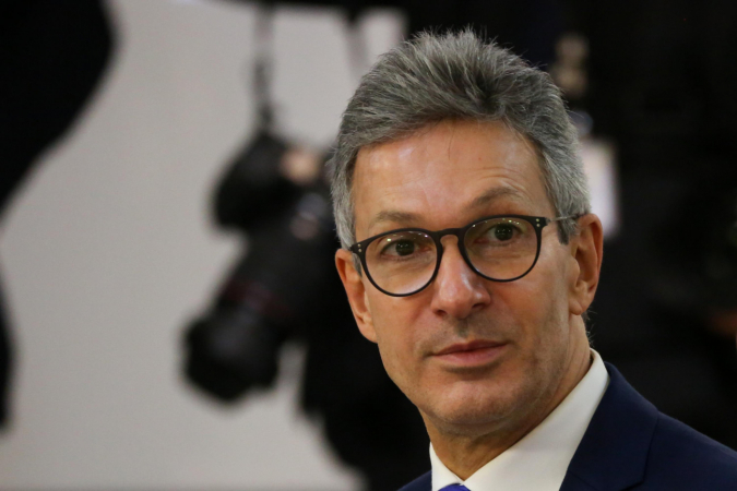 Governador de MG acusa STF de perseguição e sinaliza indulto a Bolsonaro