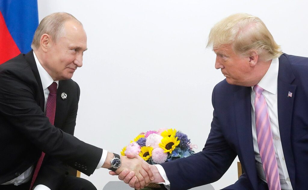 Vladimir Putin e Donald Trump em encontro de 2019. Foto: Kremlin