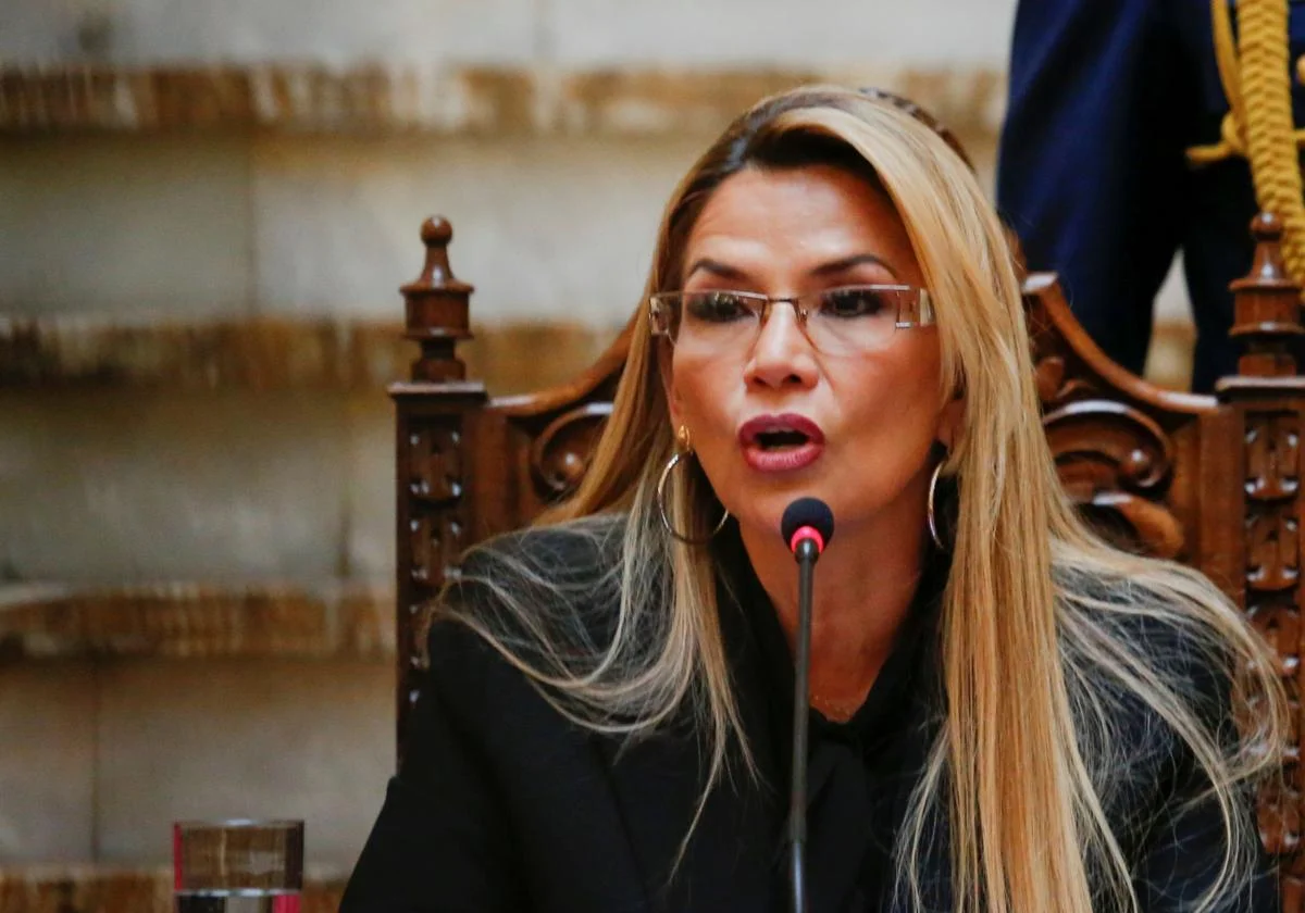 Ex-presidente boliviana Jeanine Áñez é liberada e aguardará julgamento fora da prisão pelo caso Senkata
