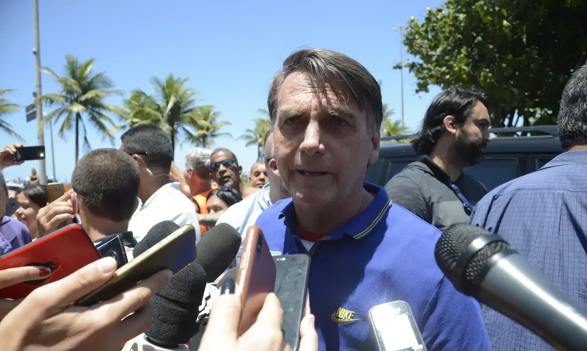 Centrão articula projeto que pode reduzir pena de Bolsonaro em regime fechado de quase 7 para até 3 anos. Texto será votado na Câmara