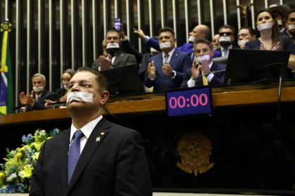 Deputados ocupam mesa diretora da Câmara dos Deputados