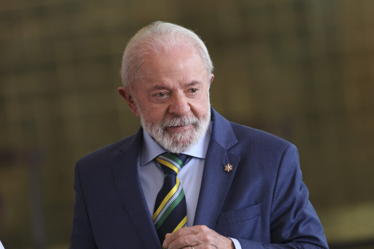 Lula veta mudanças na Ficha Limpa e mantém inelegibilidade de oito anos