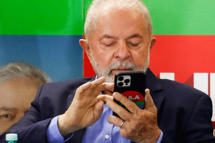Estudo feito com a plataforma Brandwatch mostra que perfis favoráveis ao governo chegam a mil posts diários e buscam atacar rivais como Tarcísio de Freitas.