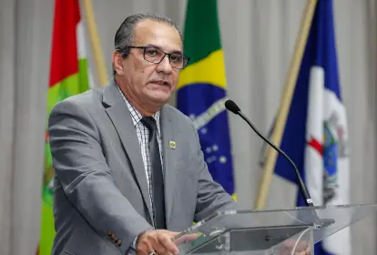 A aposentadoria de Luís Roberto Barroso abre nova disputa pelo Supremo. Lula deve indicar o sucessor. A direita vê risco de hegemonia progressista e promete fazer do tema uma bandeira nas eleições de 2026.