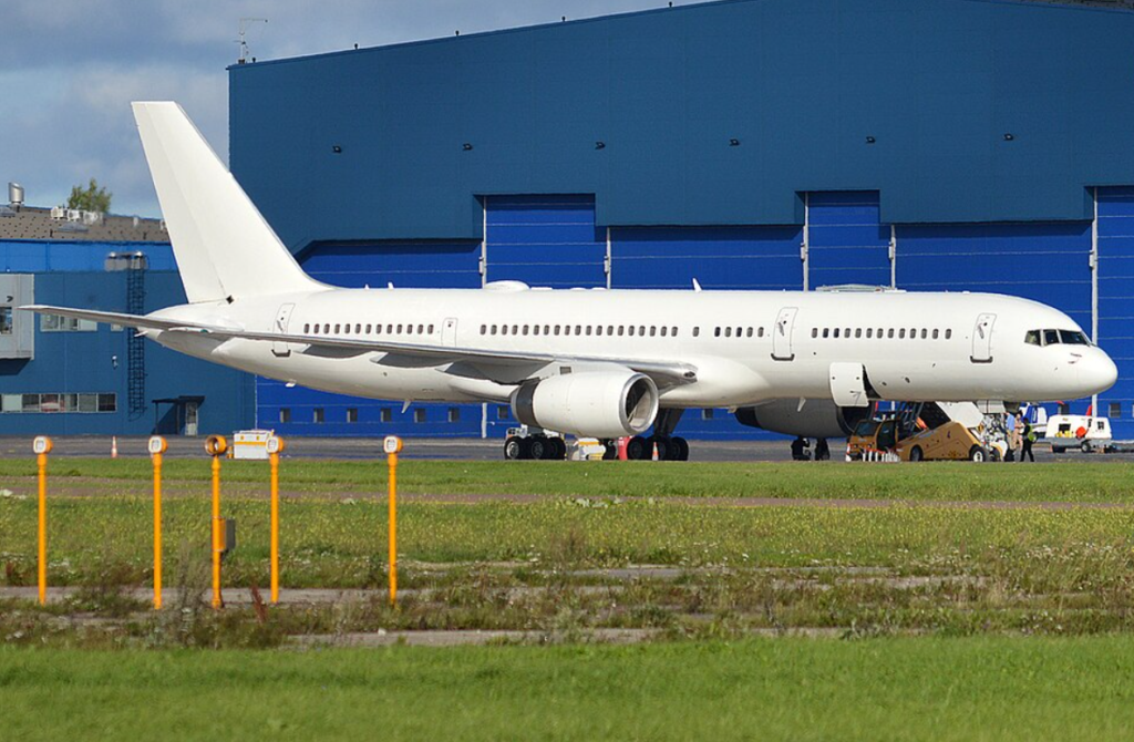 Avião da Força Aérea dos EUA pousa em Porto Alegre. PF alega missão diplomática